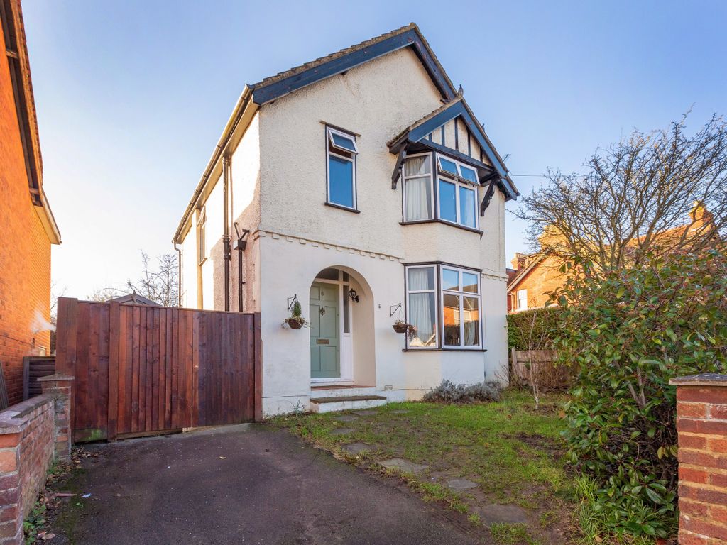 3 bed detached house for sale in Belmont Vale, Maidenhead, Berkshire