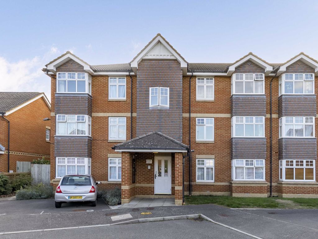 Chamberlain Gardens, Hounslow TW3  