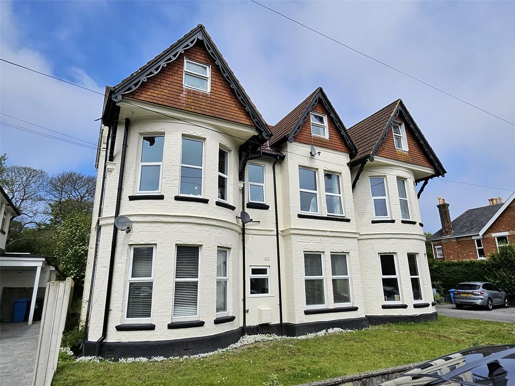 2 bed flat for sale in Sandringham Road, Poole BH14, £220,000 Zoopla