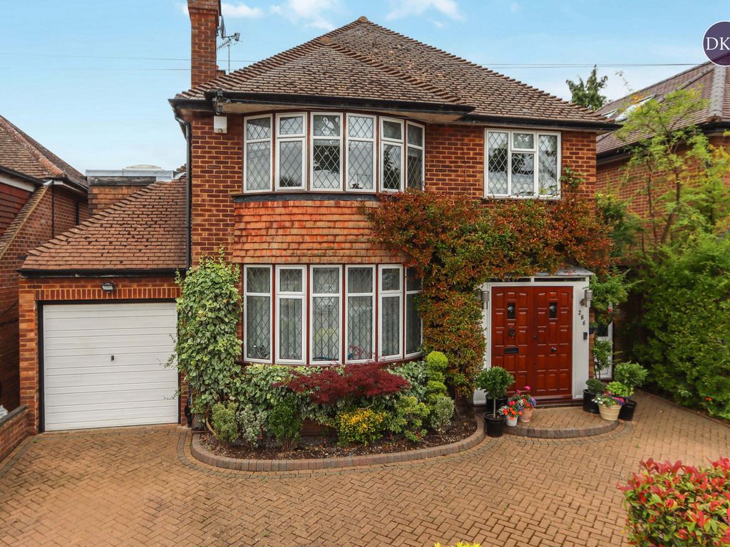 4 bed detached house for sale in Cassiobury Drive, Watford WD17, £