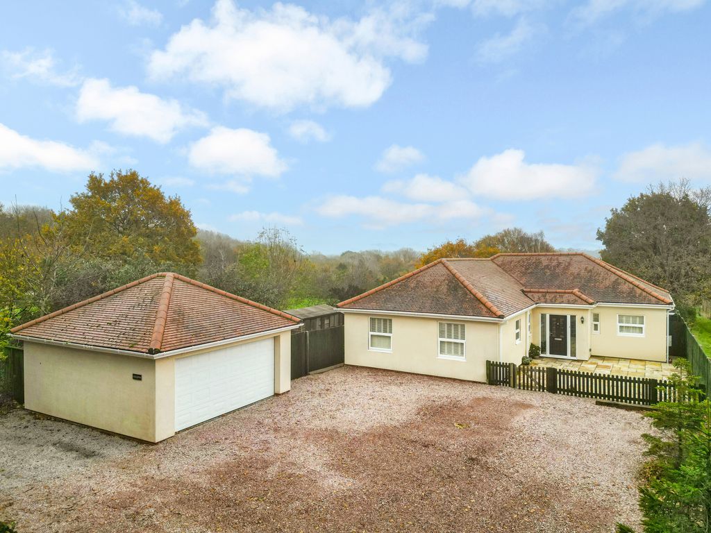 3 bed detached bungalow for sale in St. Margarets Lane, Titchfield
