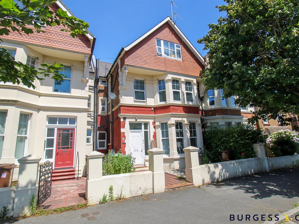 2 bed flat for sale in Wickham Avenue, BexhillOnSea TN39 Zoopla