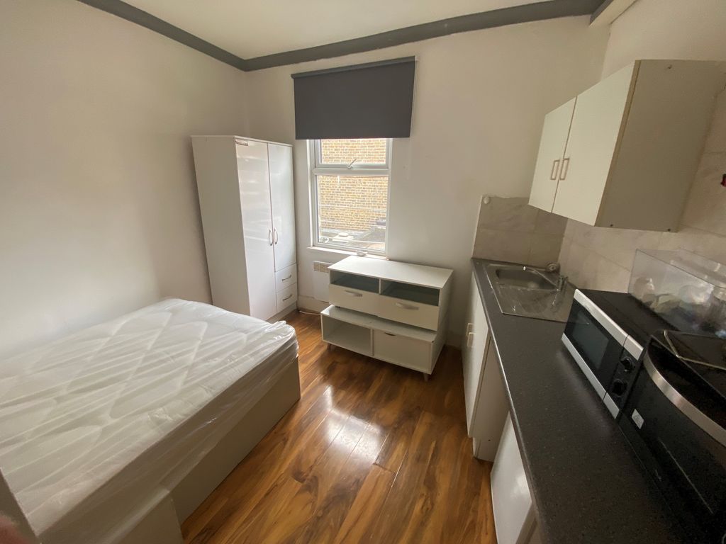 Studio to rent in Harrow Road, Kensal Rise / North Kensington NW10 Zoopla