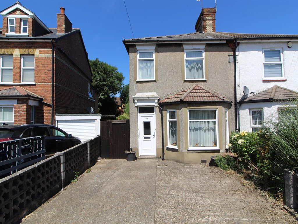 4 bed semidetached house for sale in Victoria Road, New