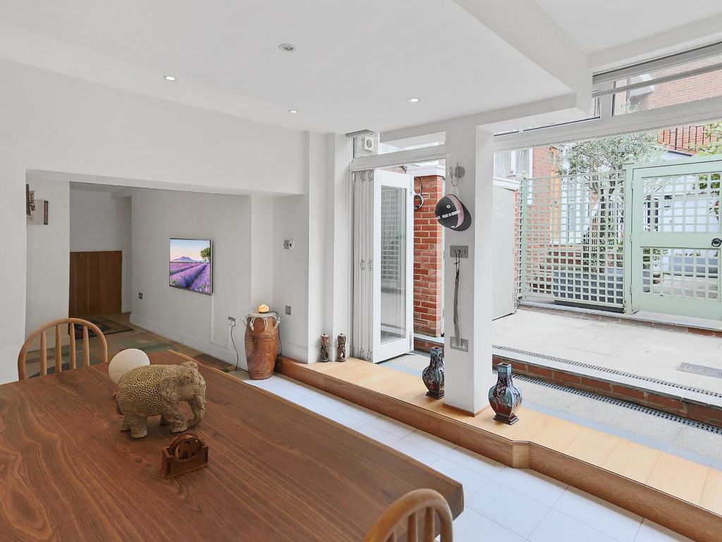 Saxon Hall, Palace Court, Bayswater W2  