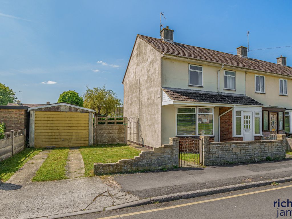 2 bed end terrace house for sale in Charlton Close, Penhill, Swindon