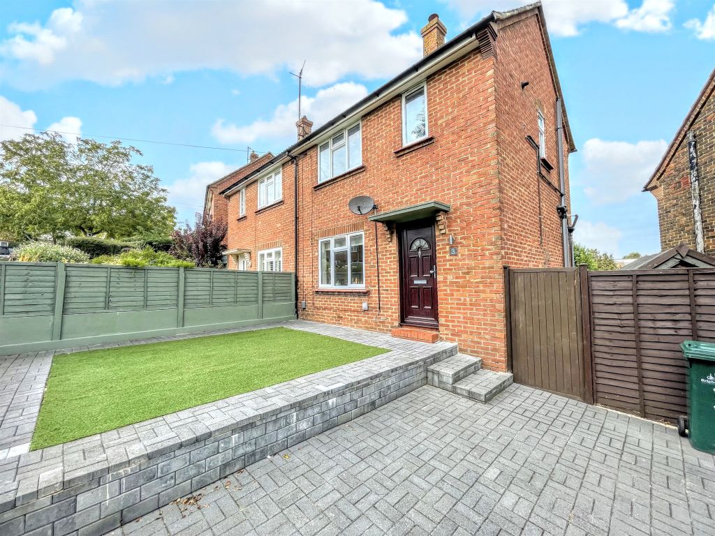 2 bed end terrace house for sale in Stonery Close, Portslade, Brighton