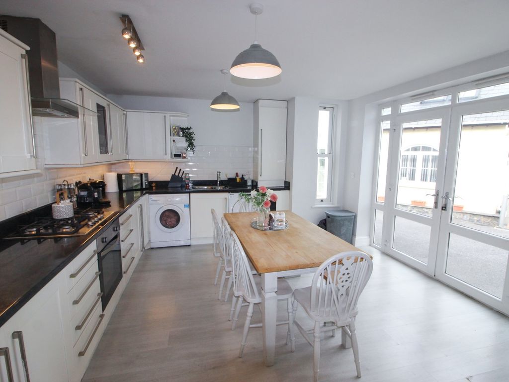 Lansdowne Road, Torquay TQ2  