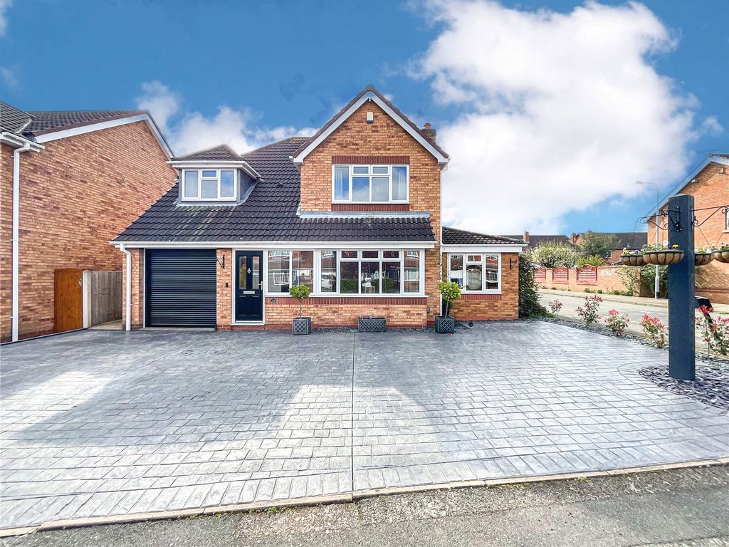 4 bed detached house for sale in Selker Drive, Amington, Tamworth