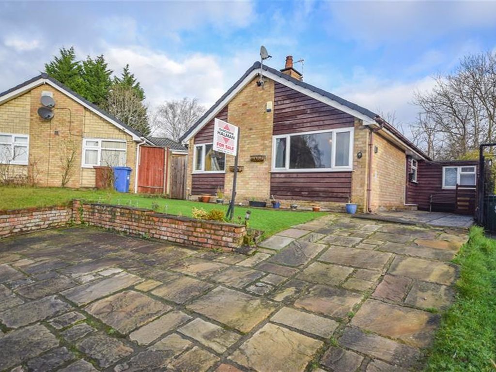 3 bed detached bungalow for sale in Cartmel Close, Gatley, Cheadle SK8