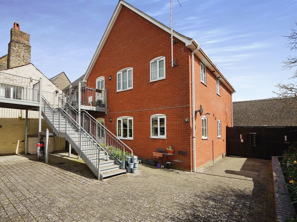 2 bed flat for sale in Gilberts Lane, Highworth, Swindon SN6 Zoopla