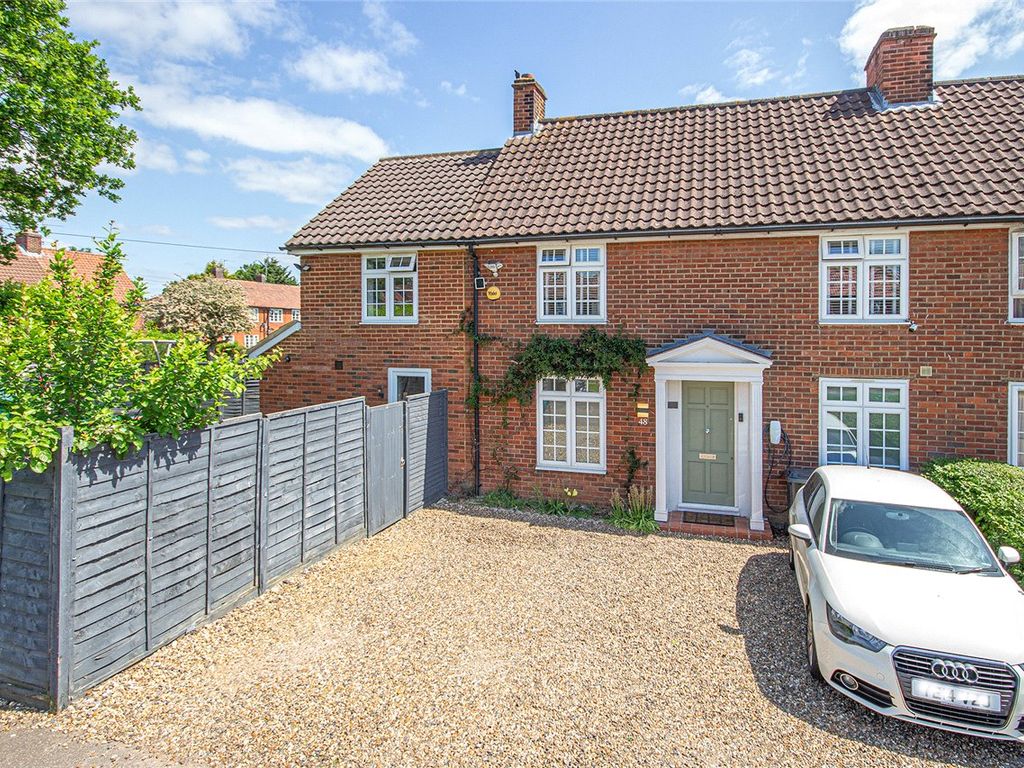 5 bed end terrace house for sale in Salisbury Road, Welwyn Garden City