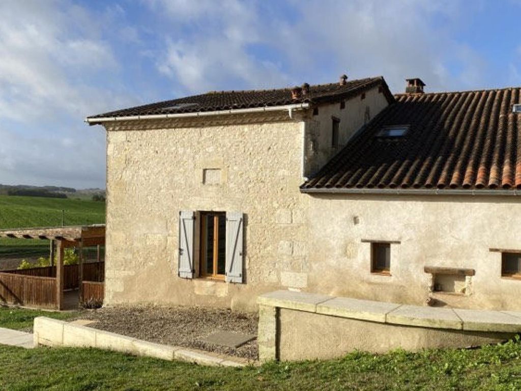5 bed country house for sale in AubeterreSurDronne, Charente, France