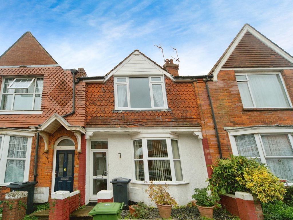 2 bed terraced house for sale in Sheen Road, Eastbourne BN22, £290,000