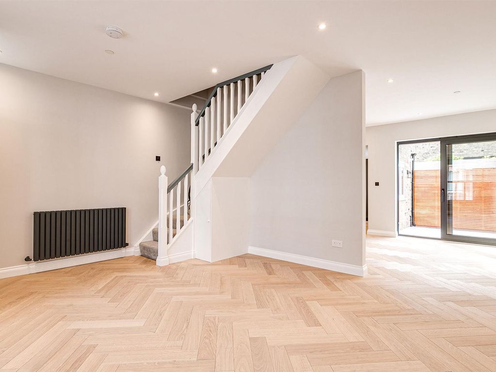 3 bed terraced house for sale in Horder Road, London SW6, £1,250,000
