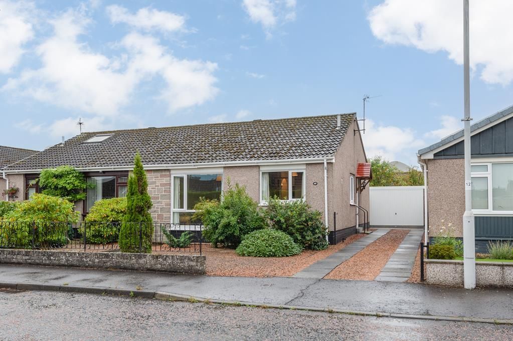 3 bed semidetached bungalow for sale in Fortharfield, Freuchie, Cupar