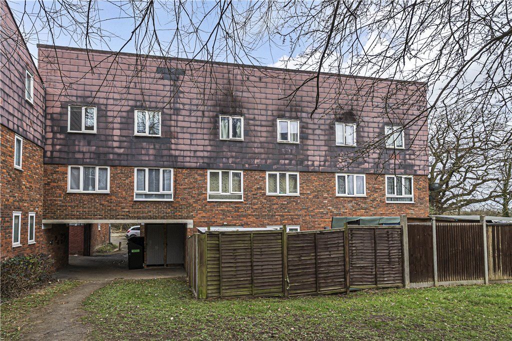 2 bed for sale in Jubilee Close, Pinner, Middlesex HA5 Zoopla