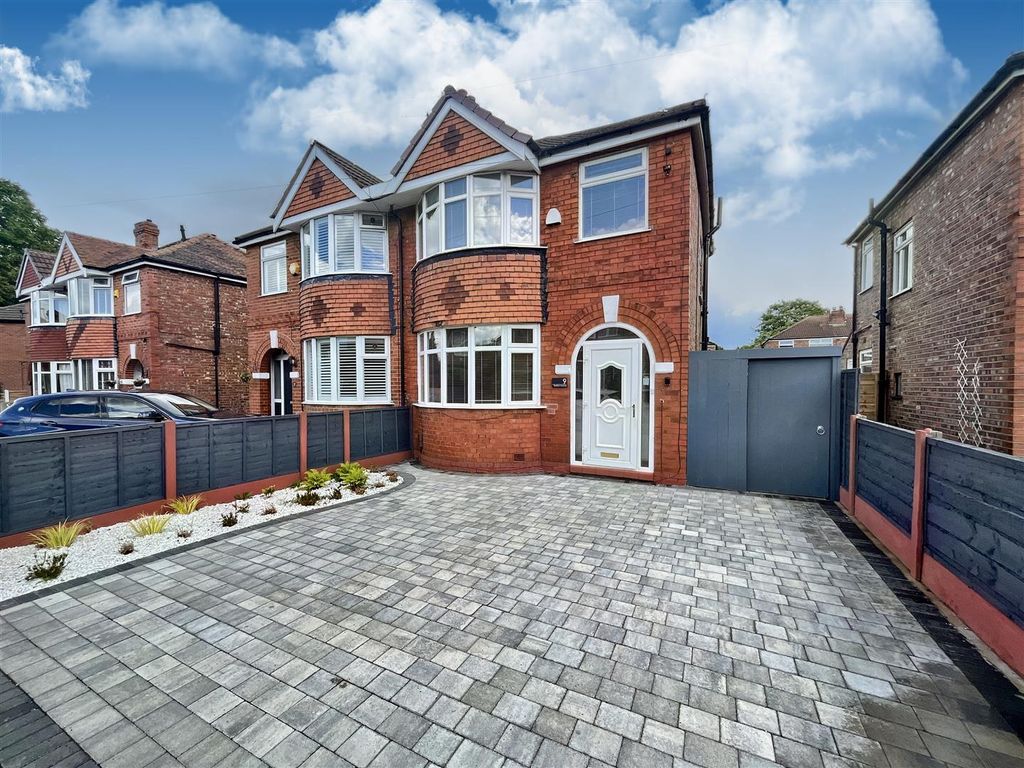 3 bed semidetached house for sale in Redfern Avenue, Sale M33 Zoopla