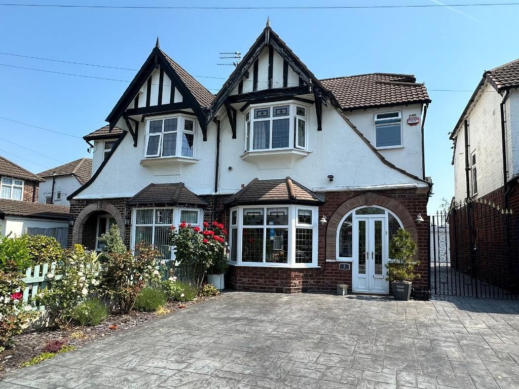 4 bed semidetached house for sale in Lymefield Grove, Mile End, Stockport SK2, £425,000 Zoopla