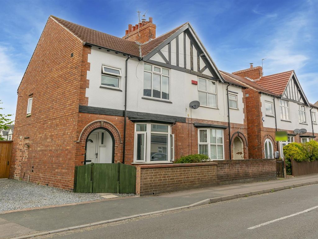 3 bed semidetached house for sale in College Street, Long Eaton