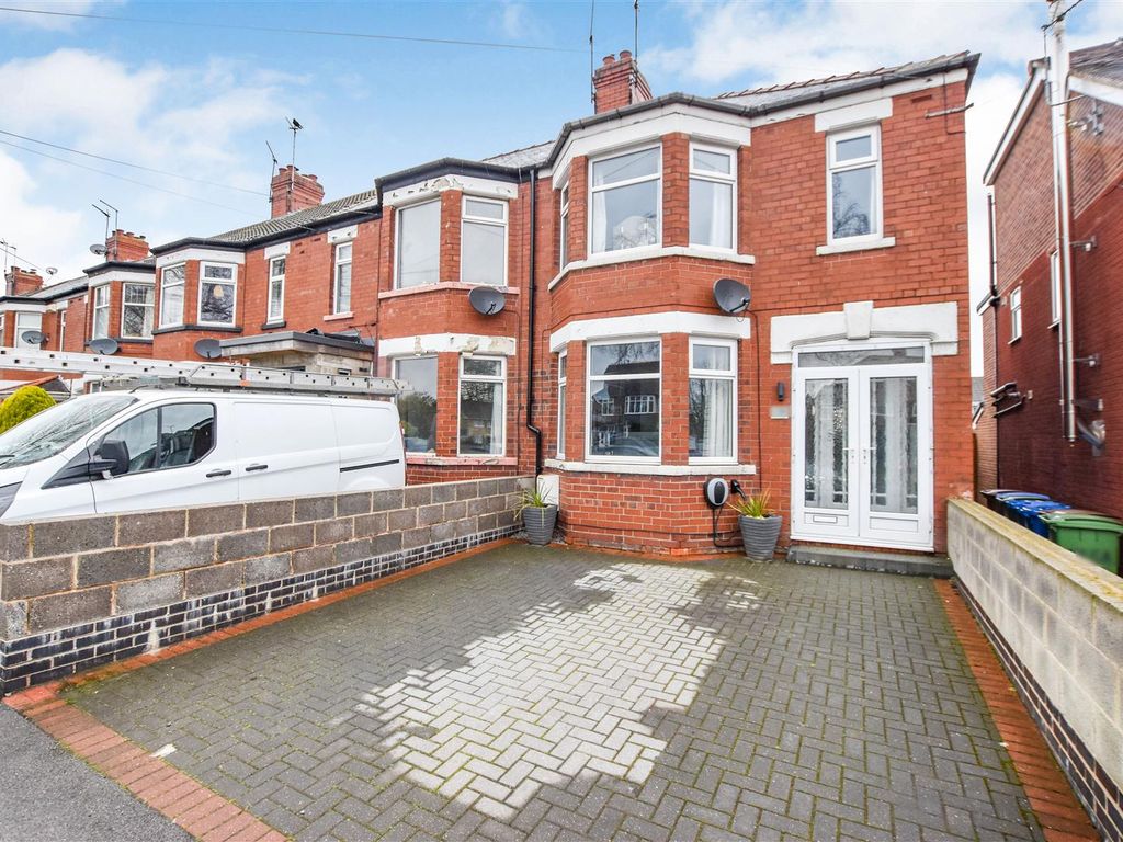3 bed terraced house for sale in Kingston Road, Willerby, Hull HU10