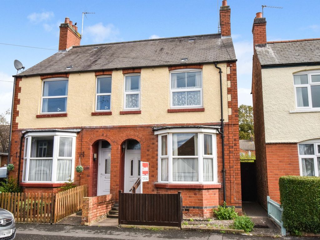 3 bed semidetached house for sale in Clarke Street, Market Harborough