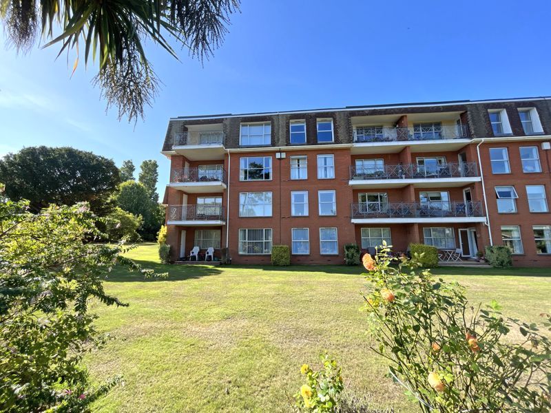 3 bed flat for sale in Redlands, Manor Road, Sidmouth EX10, £475,000