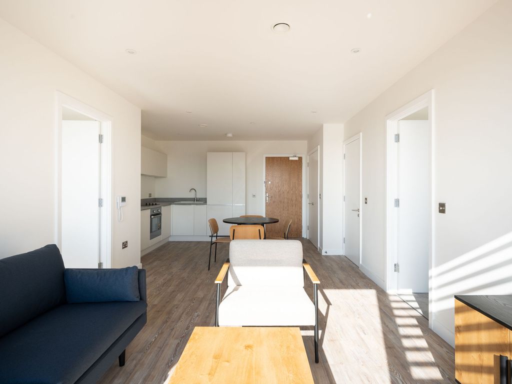 2 bed flat to rent in The Kell, Gillingham Gate Road, Gillingham ME4, £