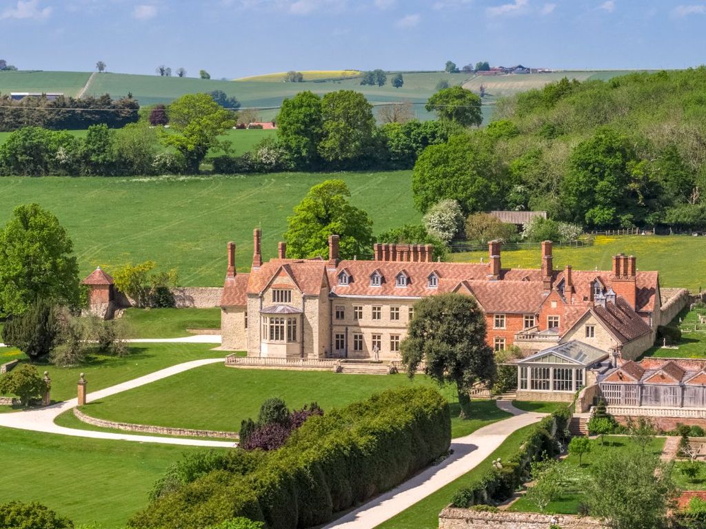 9 bed detached house for sale in Upton Road, Dinton, Aylesbury HP17