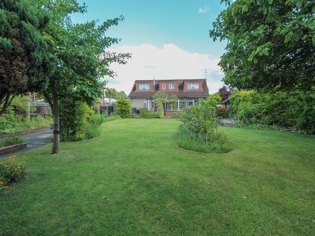 Bruce Grove Wickford SS11  