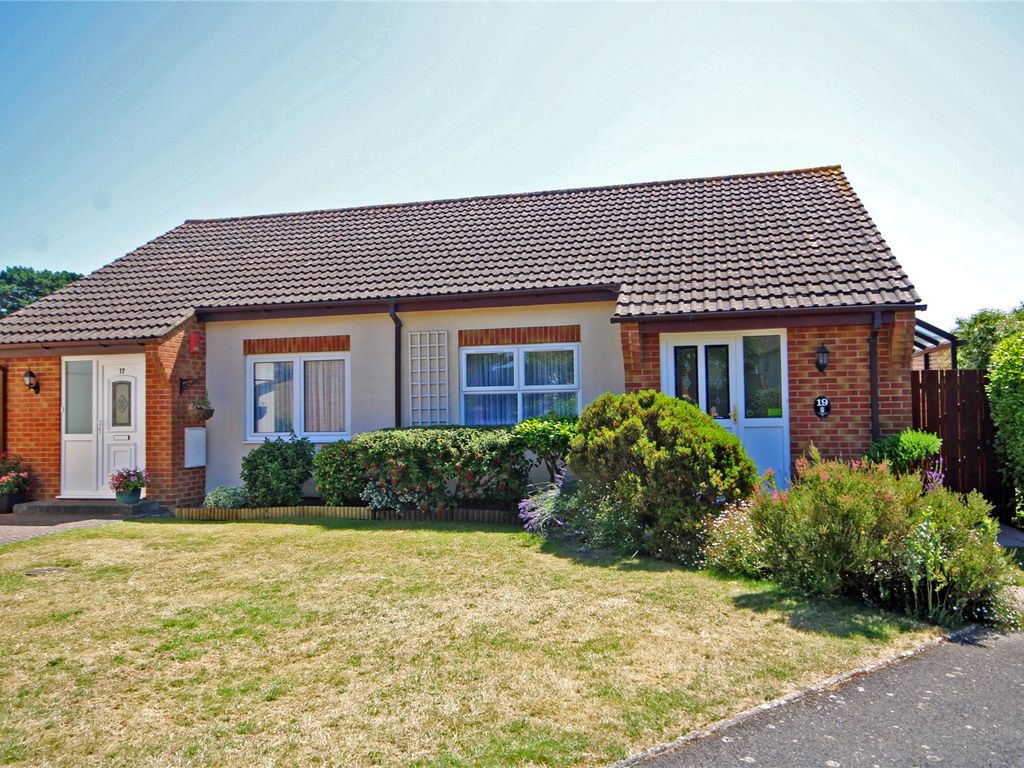 2 bed bungalow for sale in Ellingham Road, New Milton, Hampshire BH25