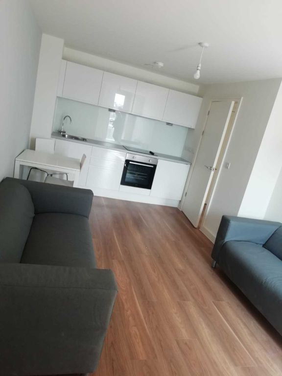 Wolsenholme Square, Liverpool L1  