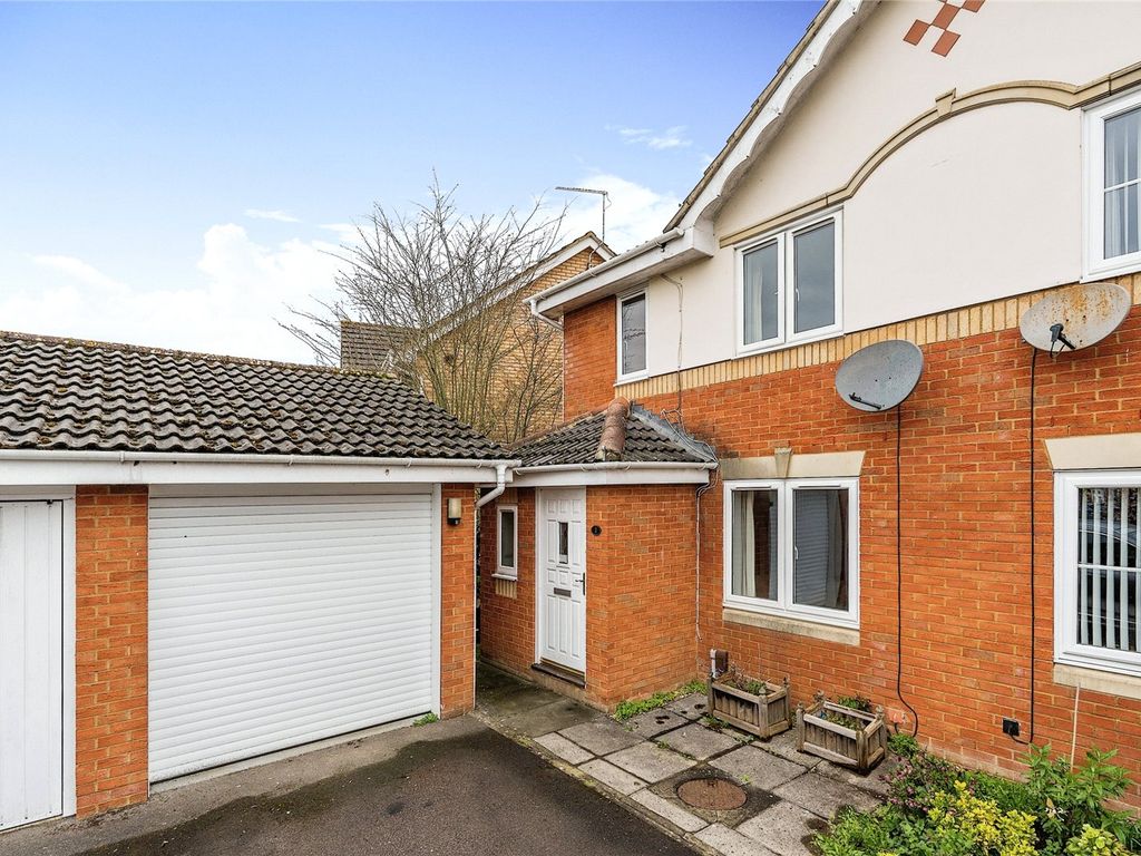 3 bed semidetached house for sale in Radleigh Gardens, Totton