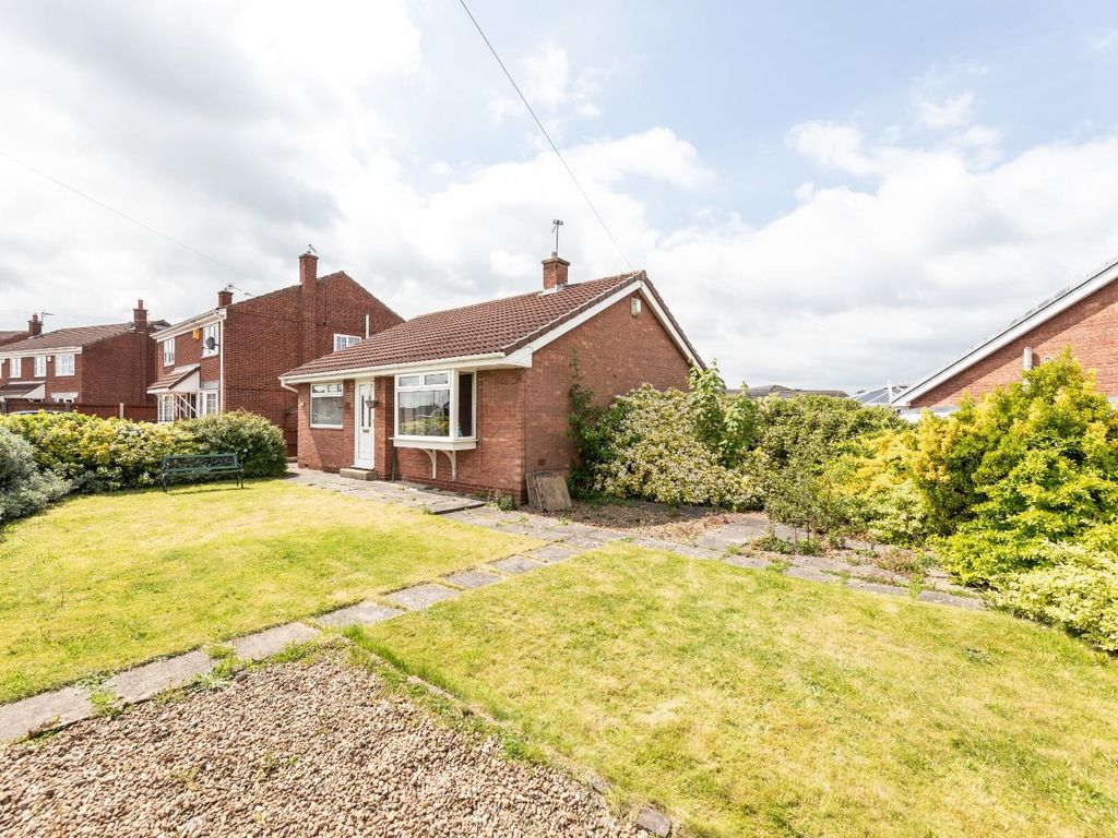 2 bed detached bungalow for sale in Mayors Walk, Castleford WF10, £