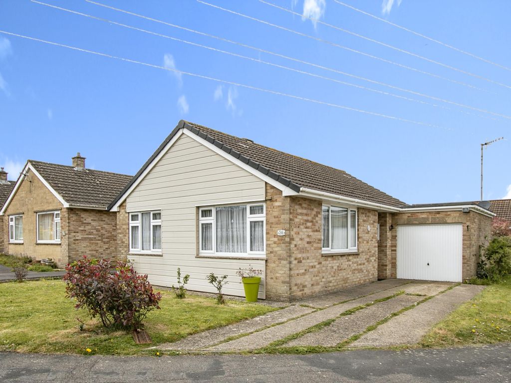 2 bed bungalow for sale in Harkwood Drive, Poole BH15 Zoopla