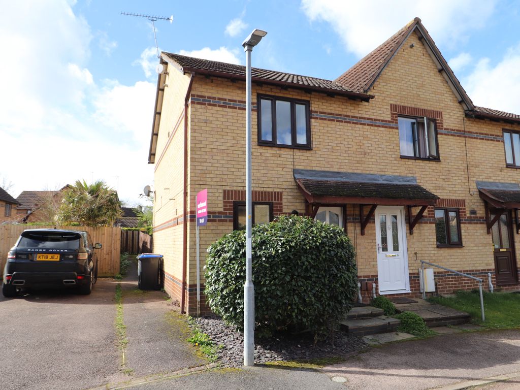 2 bed semidetached house to rent in Chardonnay Close, New Duston