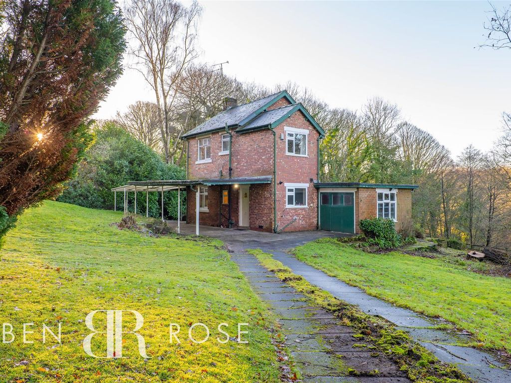 4 bed detached house for sale in Burgh Hall Road, Chorley PR7, £399,995