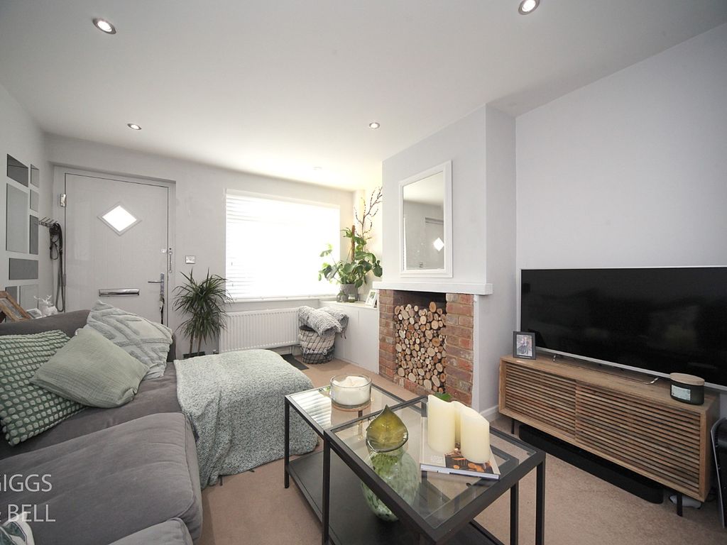 2 bed terraced house for sale in Front Street, Slip End, Luton