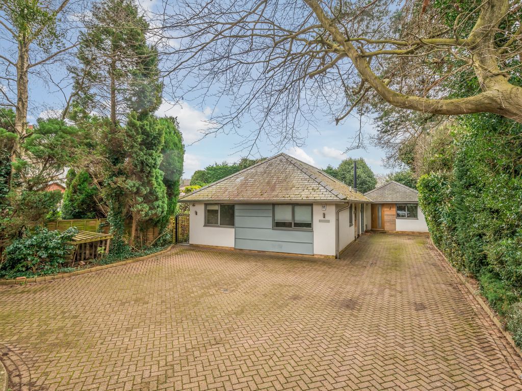 4 bed bungalow for sale in Hurst Way, Pyrford GU22, £1,150,000 Zoopla
