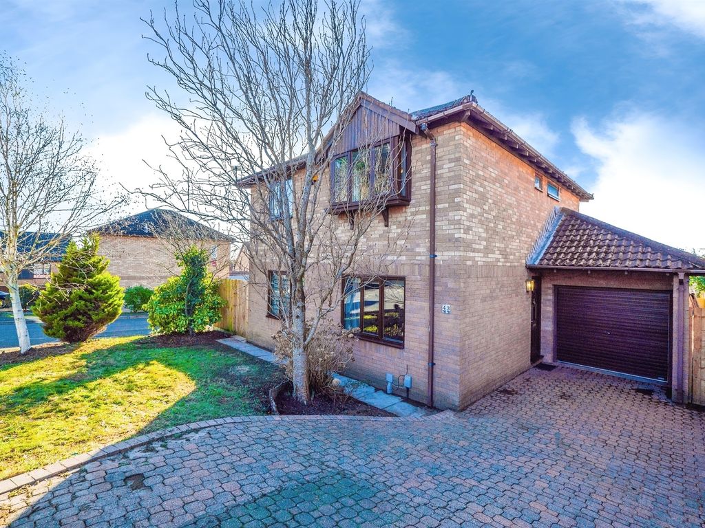 4 bed detached house for sale in Hampton Court Road, Penylan, Cardiff
