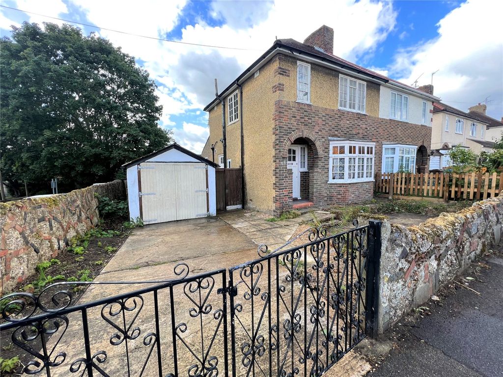 3 bed semidetached house for sale in Haig Road, Aldershot, Hampshire