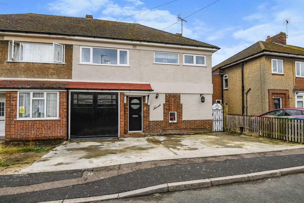 3 bed semidetached house for sale in Hillburn Road, Wisbech, Cambs