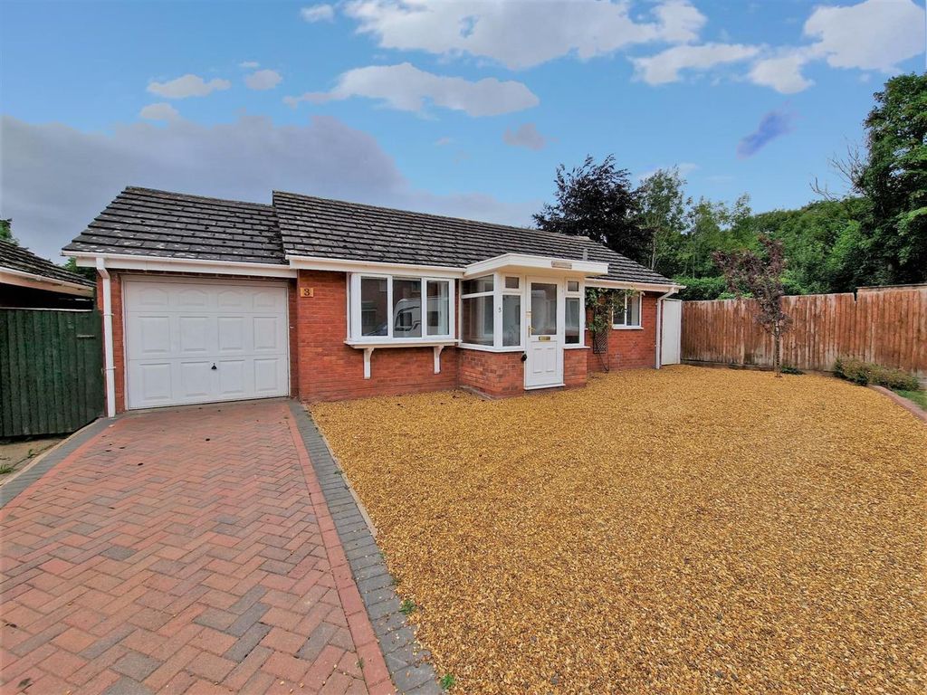 2 bed detached bungalow for sale in Friars Walk, Newent GL18 Zoopla