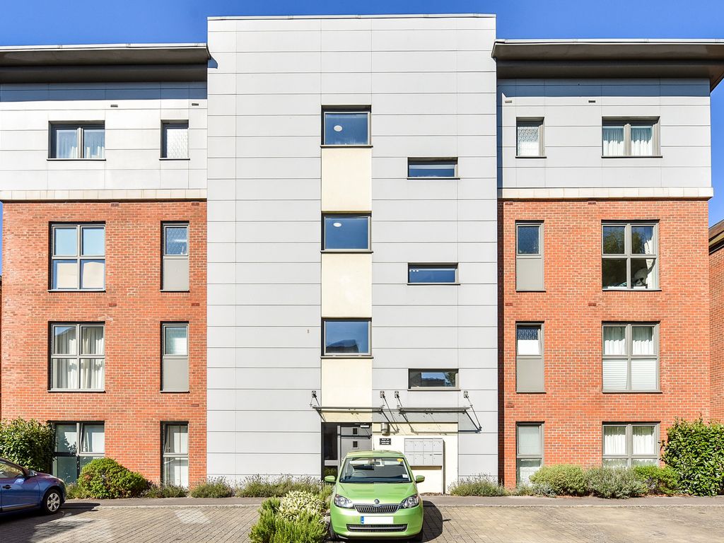 2 bed flat for sale in Longley Road, Chichester PO19 Zoopla