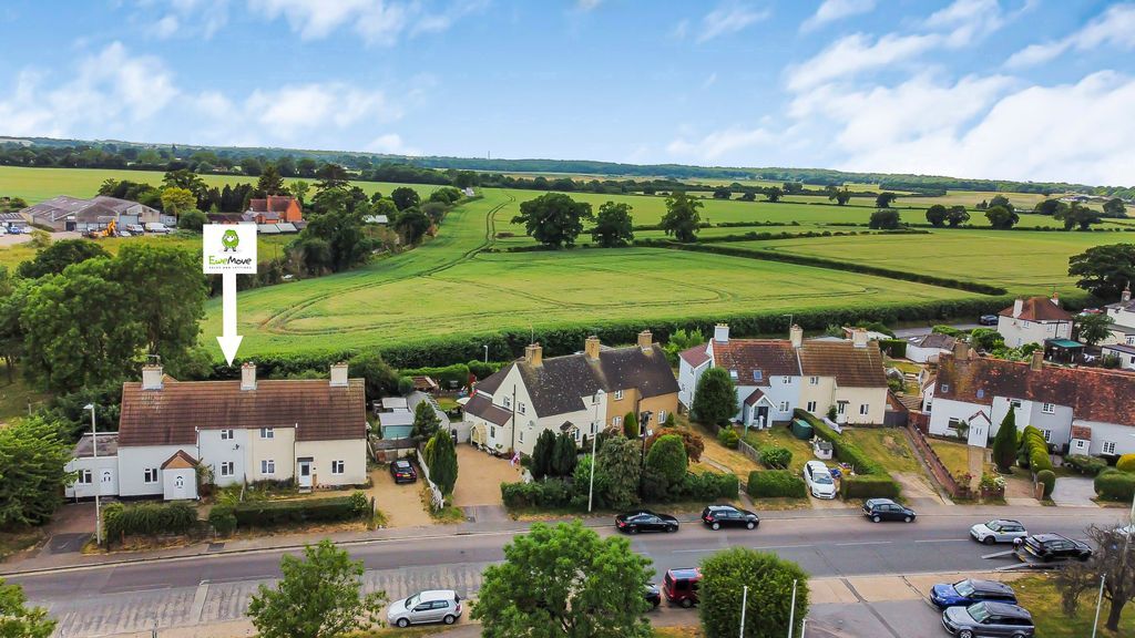 3 bed semidetached house for sale in Great North Road, Welwyn Garden