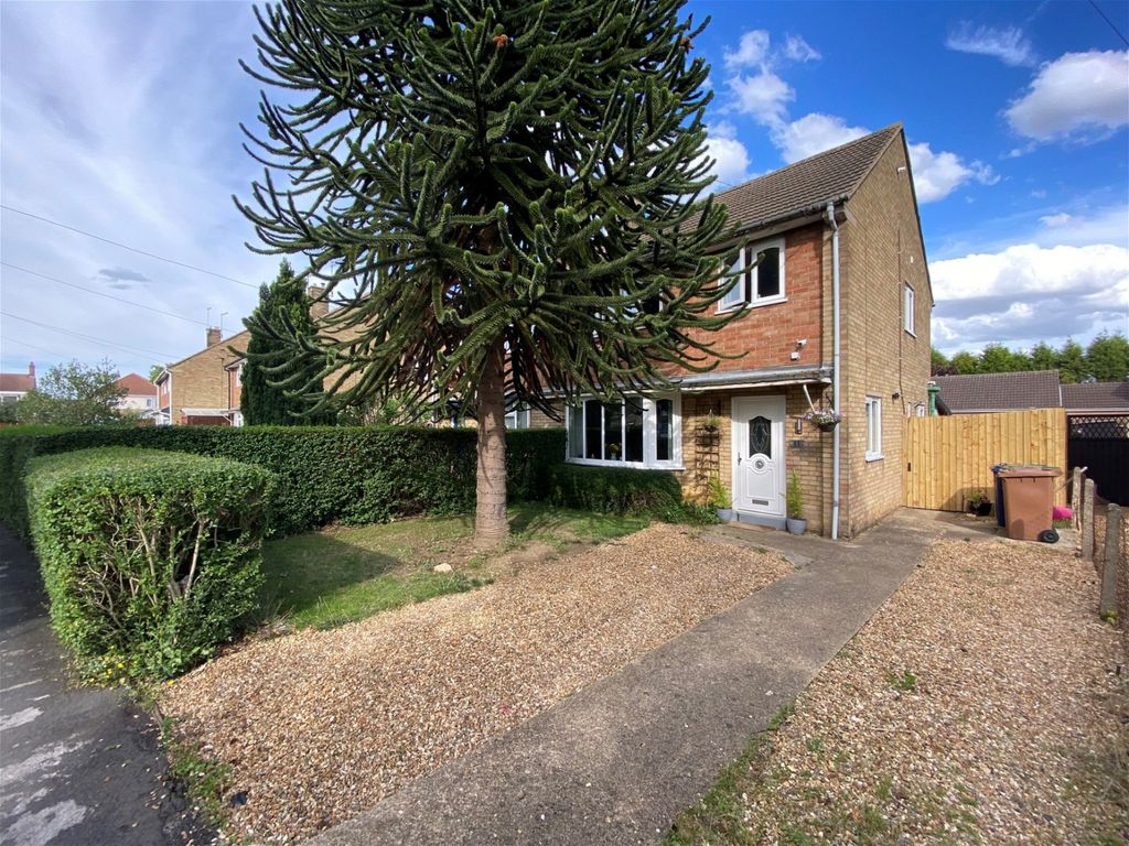 3 bed semidetached house for sale in Eastfield Drive, Whittlesey