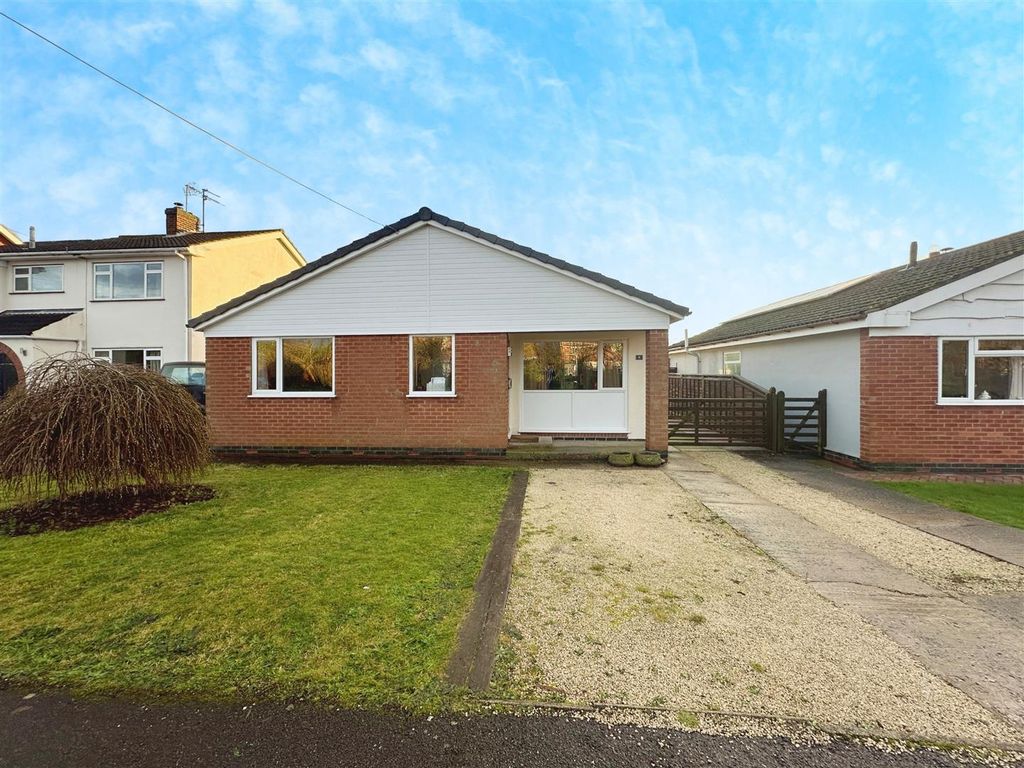 3 bed detached bungalow for sale in Mackleys Lane, North Muskham