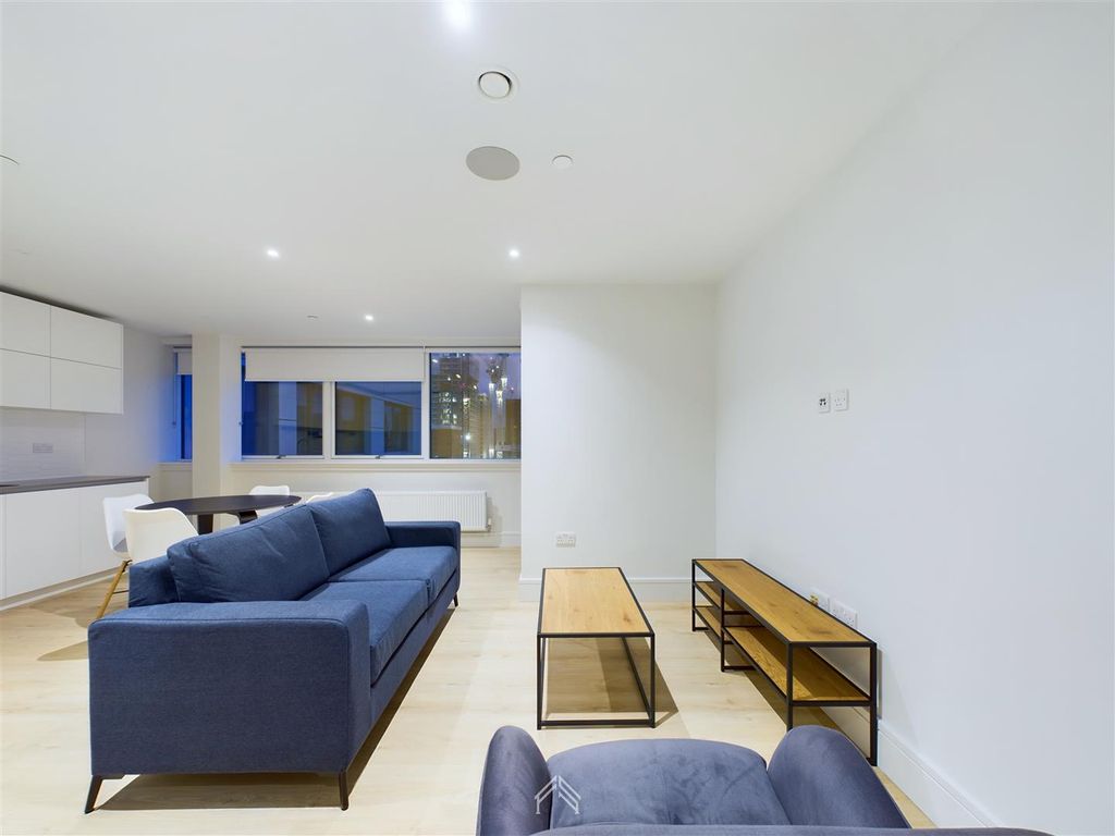 3 bed flat to rent in Olympic Way, Wembley HA9, £2,750 pcm Zoopla