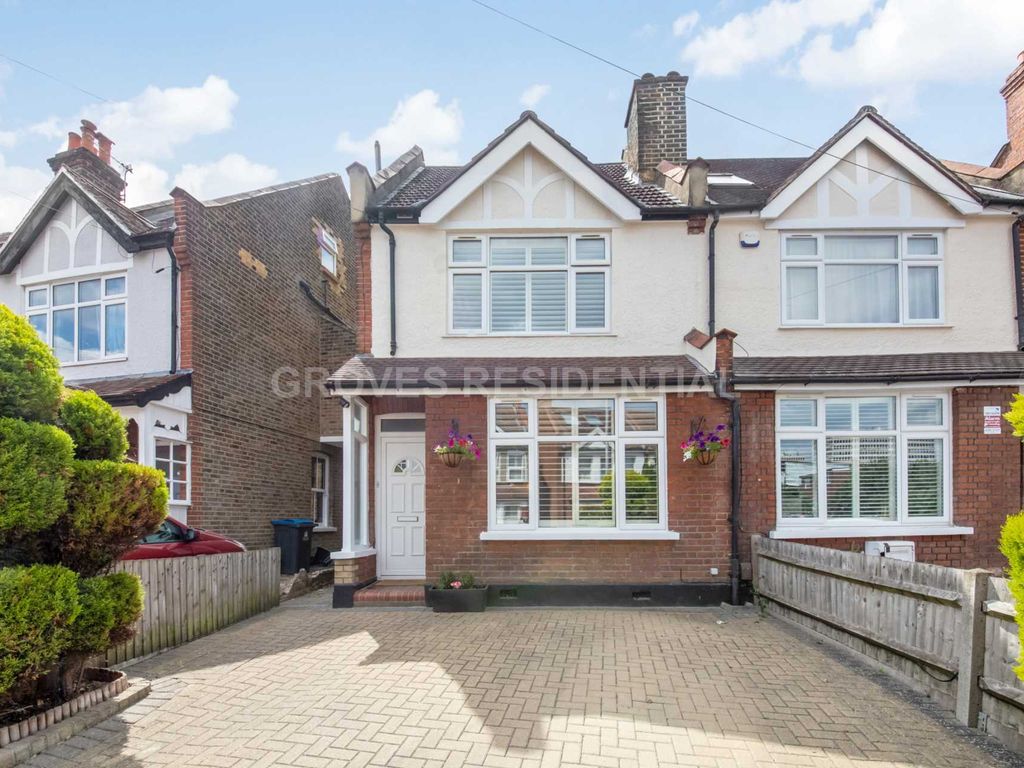 4 bed semidetached house for sale in Cleveland Road, New Malden KT3