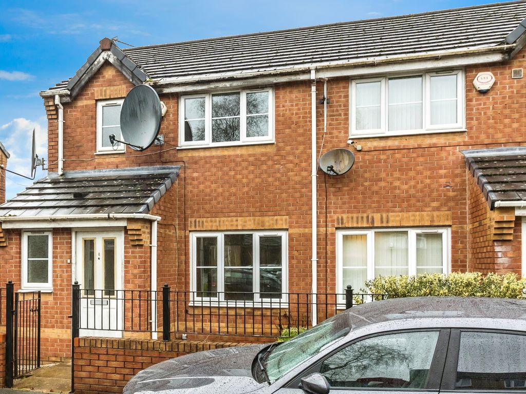 3 bed flat to rent in Fairy Lane, Manchester, Greater Manchester M8, £